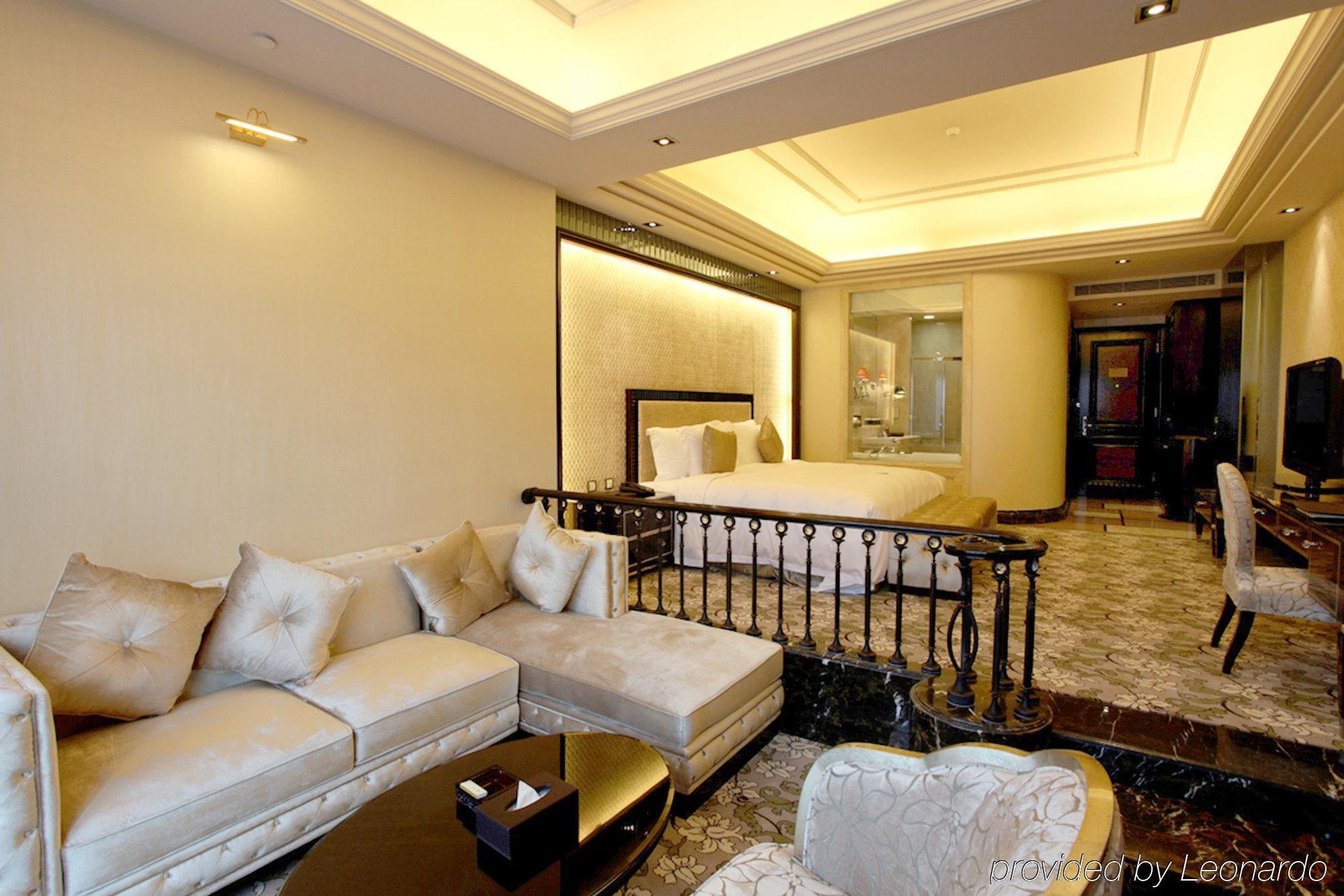Chateau Star River Pudong Shanghai Room photo