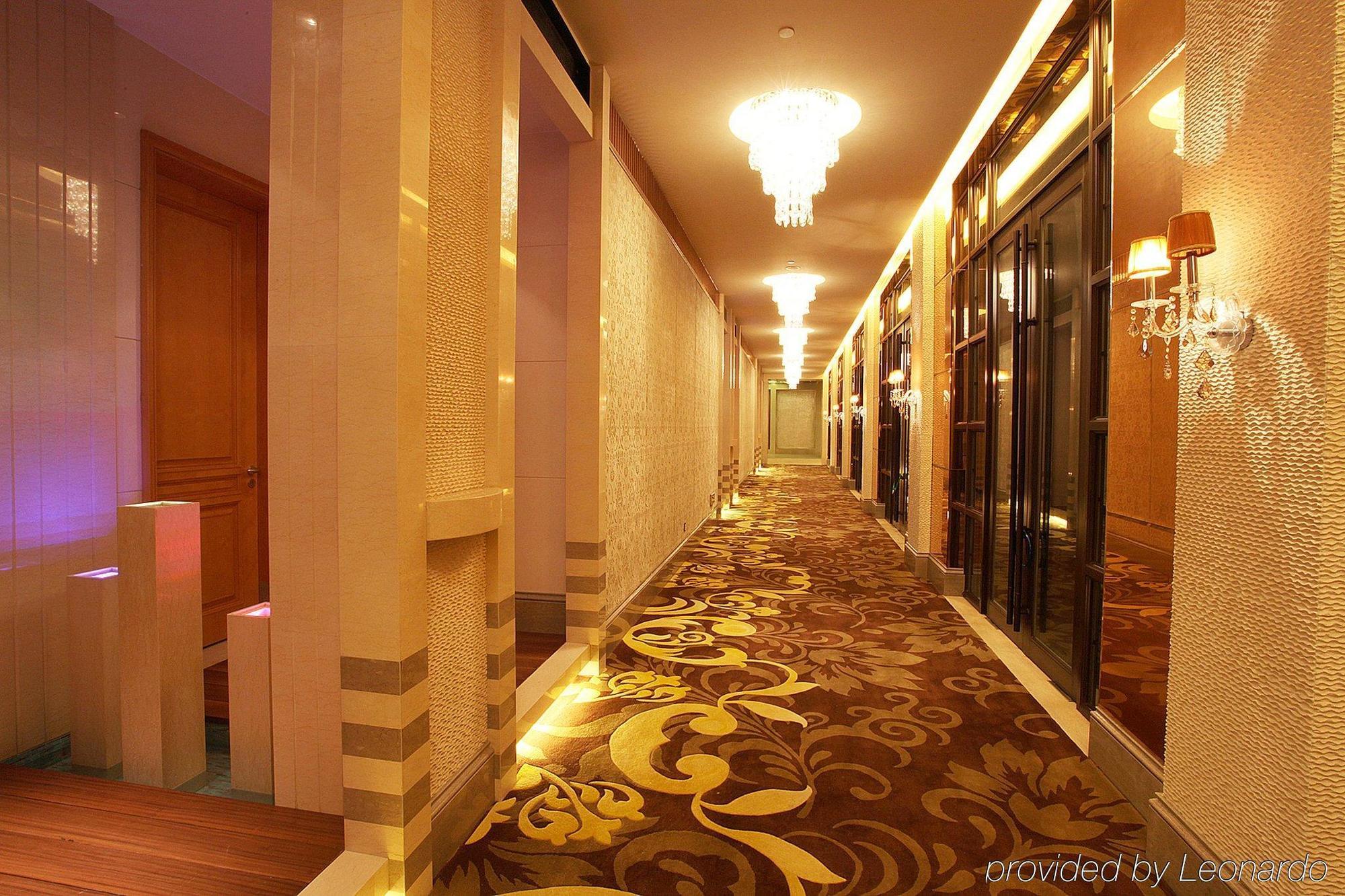 Chateau Star River Pudong Shanghai Interior photo