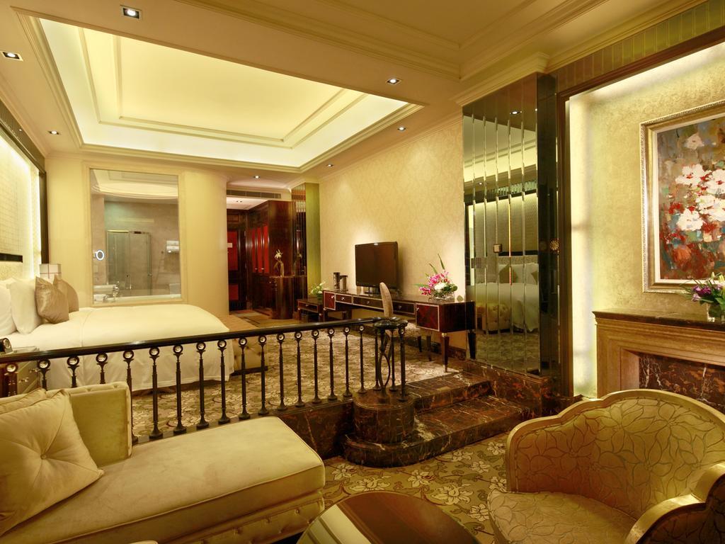Chateau Star River Pudong Shanghai Exterior photo