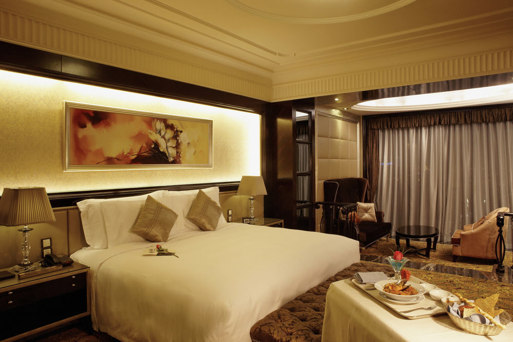 Chateau Star River Pudong Shanghai Exterior photo