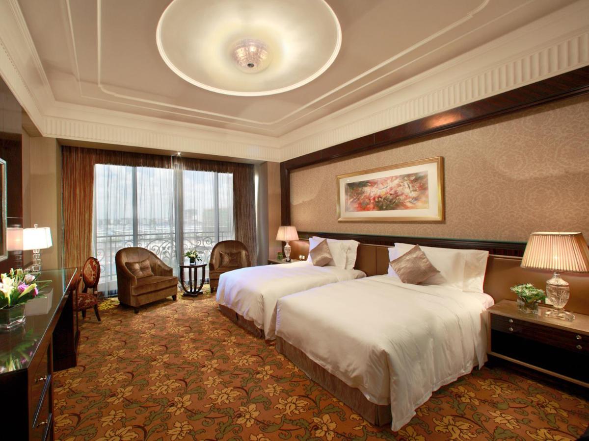 Chateau Star River Pudong Shanghai Exterior photo