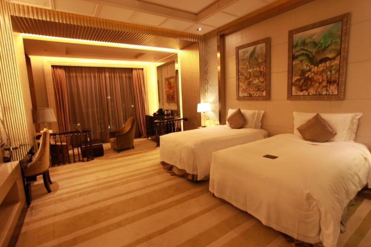 Chateau Star River Pudong Shanghai Exterior photo